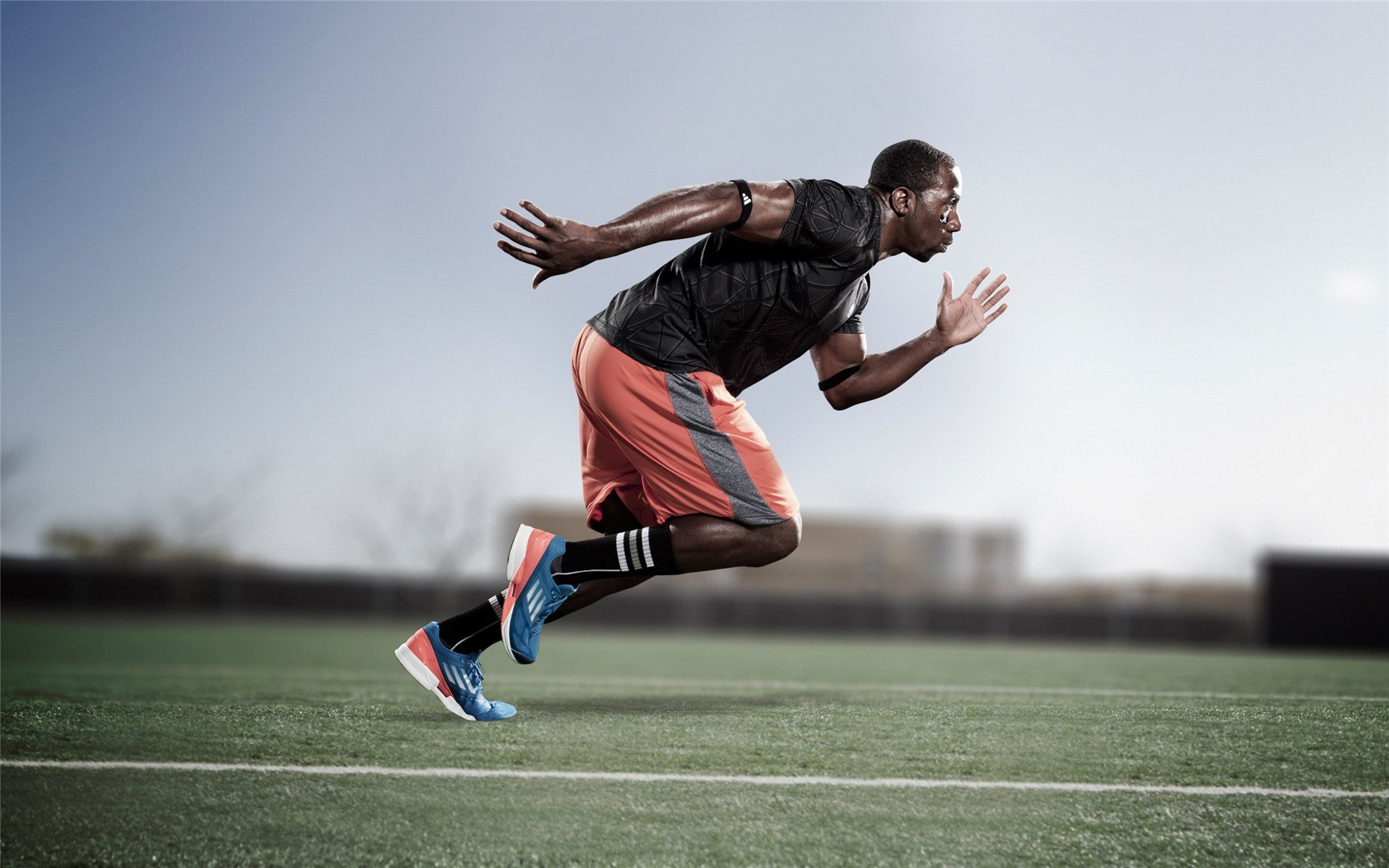 骑士球员参加地方篮球节增强社区互动,骑士体育篮球