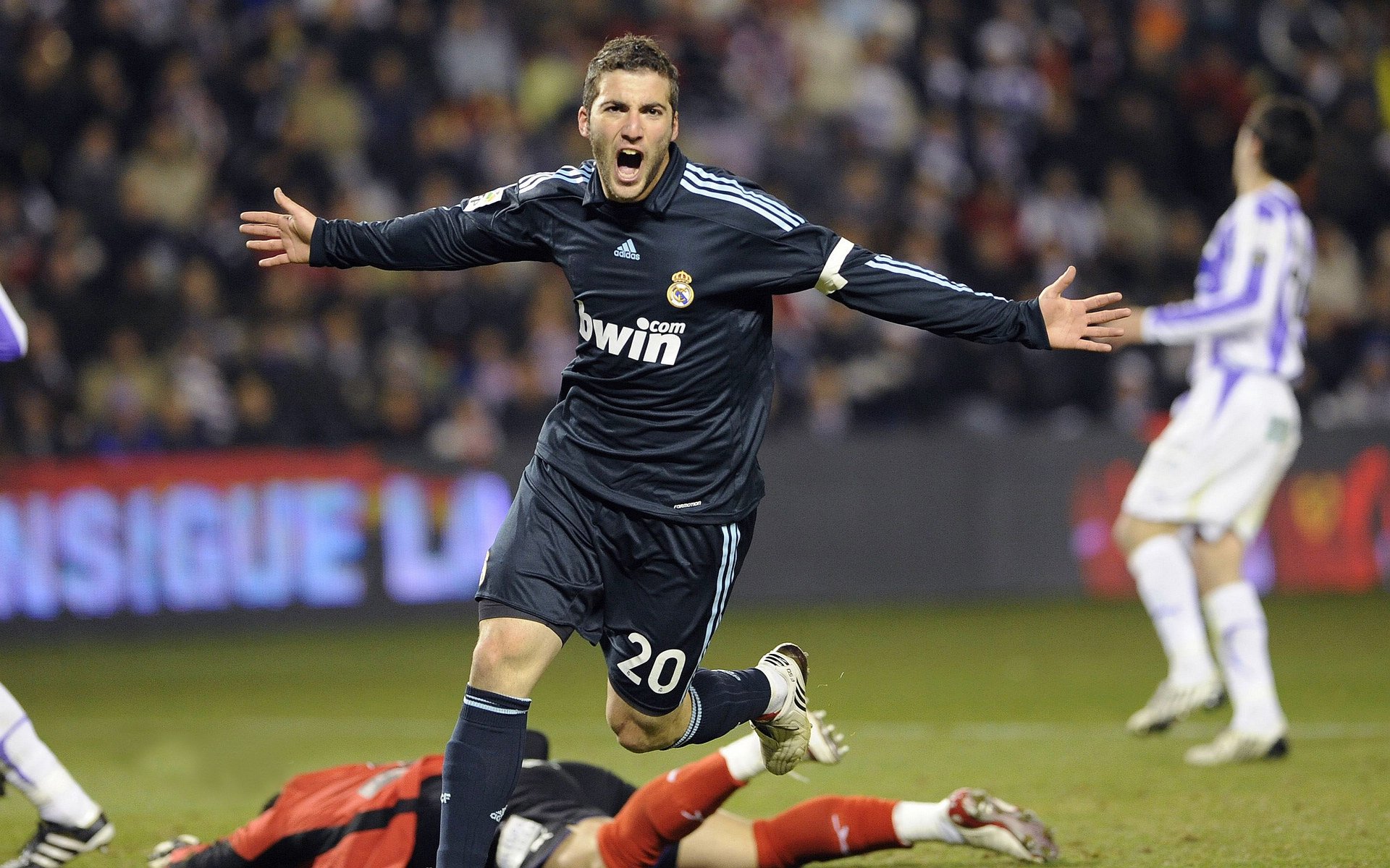 九游娱乐(jiuyou)官方网站-意甲高手对决：精彩配合厘清胜负，意甲高能7秒