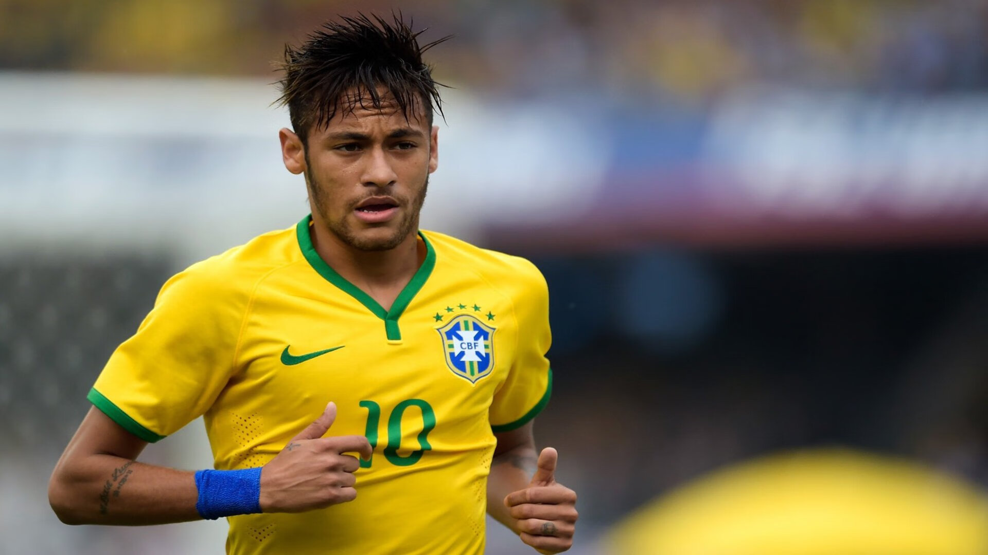 陈佳佩拉卡尼同组较量蝶泳决赛